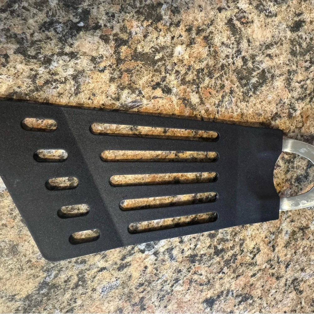 Oneida Stainless Nylon Long Flexible Turner Blade Slotted Angle Spatula utensil
